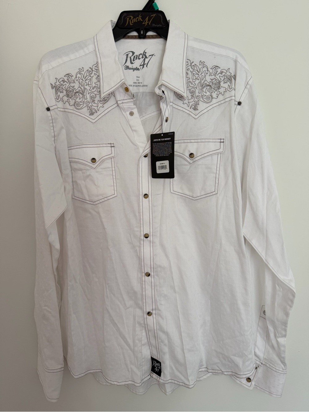 Men’s White Wrangler Western Embroidered Shirt